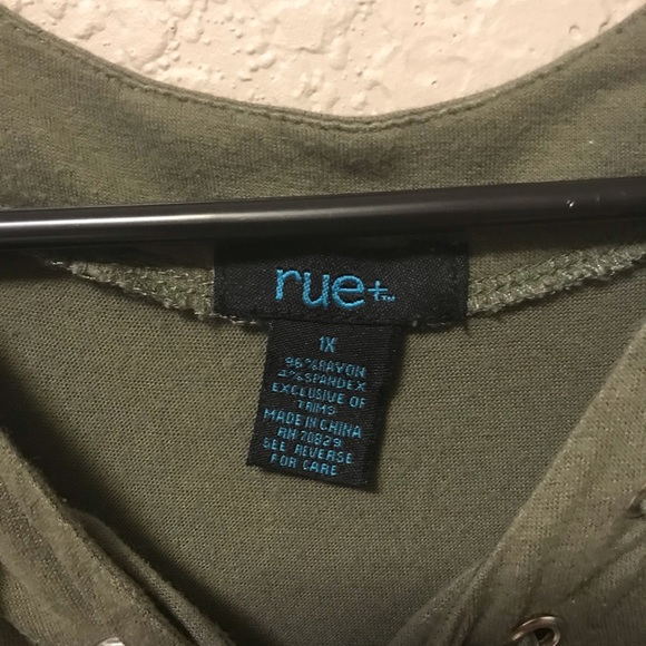 Shirts!!🌧🌈 - Picture 4 of 8